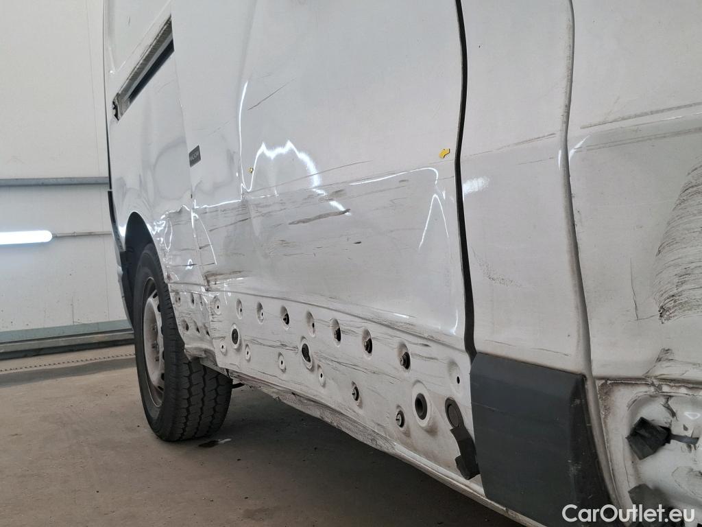  Renault  Trafic  III Fourgon L2H1 3T Confort 2.0 dCi 130CV BVM6 E6d #36