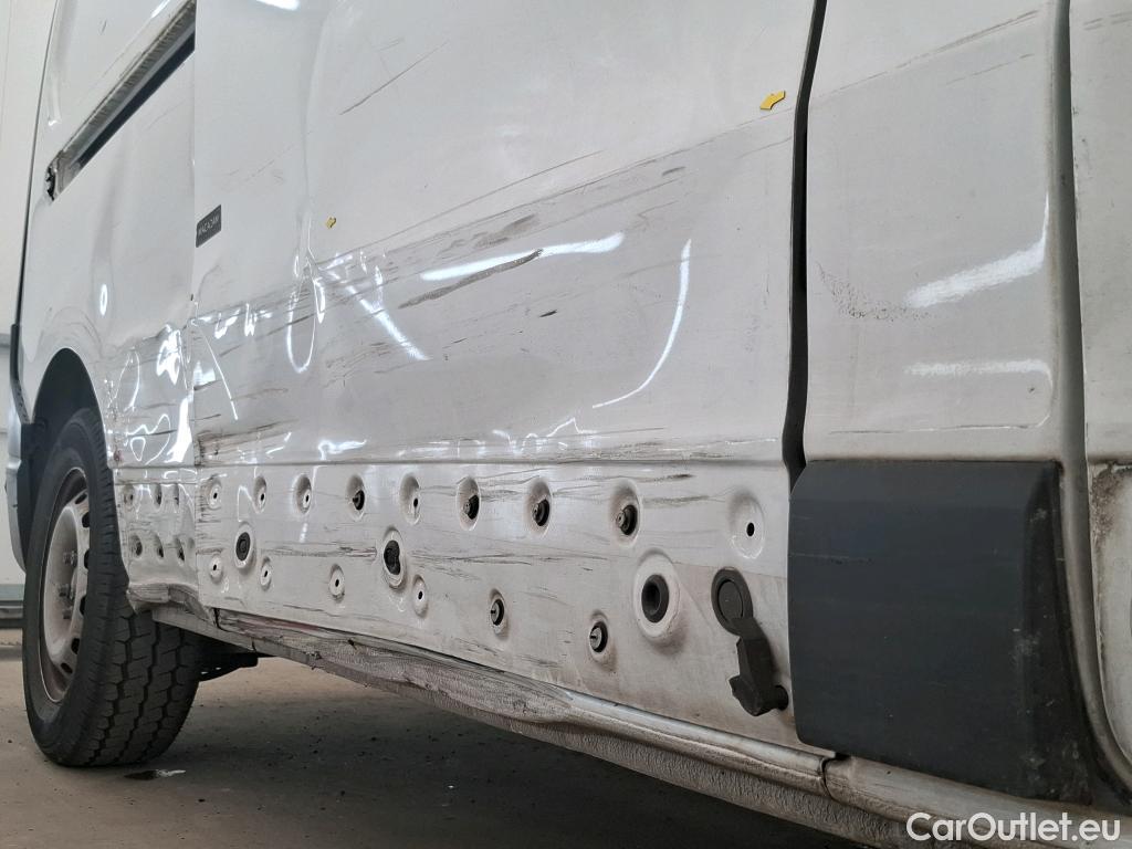  Renault  Trafic  III Fourgon L2H1 3T Confort 2.0 dCi 130CV BVM6 E6d #37