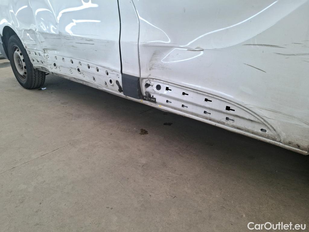  Renault  Trafic  III Fourgon L2H1 3T Confort 2.0 dCi 130CV BVM6 E6d #55
