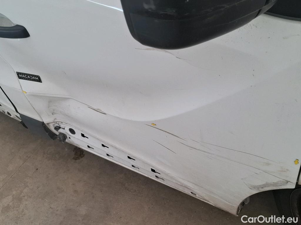  Renault  Trafic  III Fourgon L2H1 3T Confort 2.0 dCi 130CV BVM6 E6d #48
