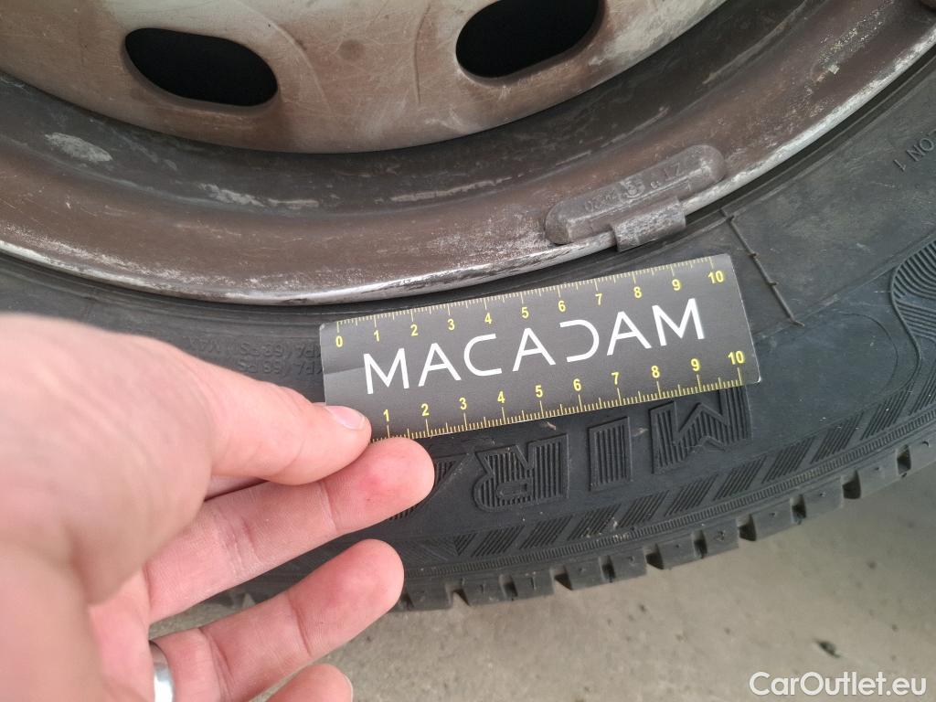  Renault  Trafic  III Fourgon L2H1 3T Confort 2.0 dCi 130CV BVM6 E6d #136