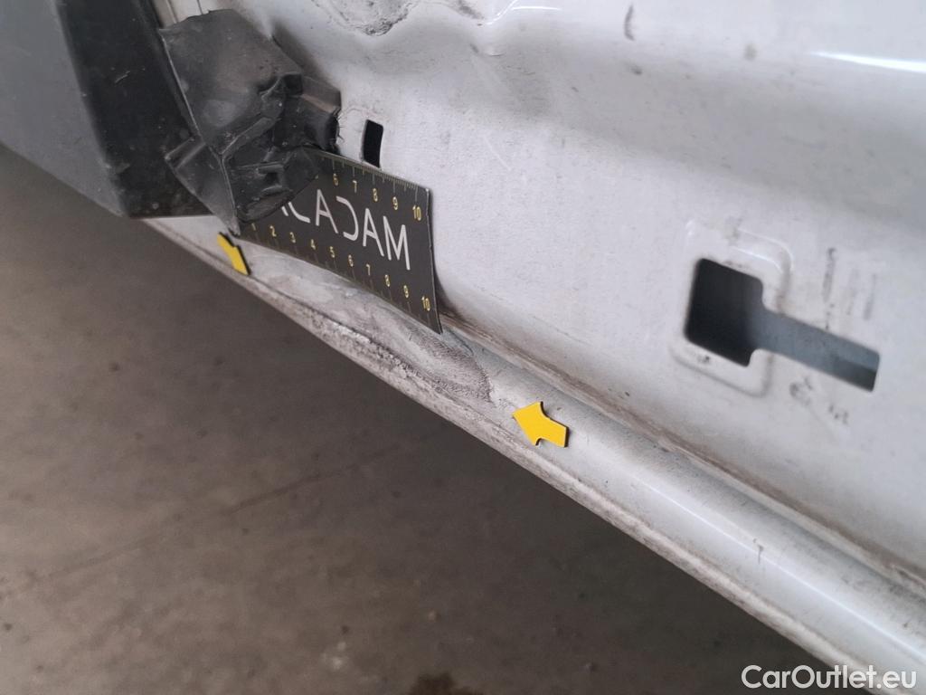  Renault  Trafic  III Fourgon L2H1 3T Confort 2.0 dCi 130CV BVM6 E6d #57