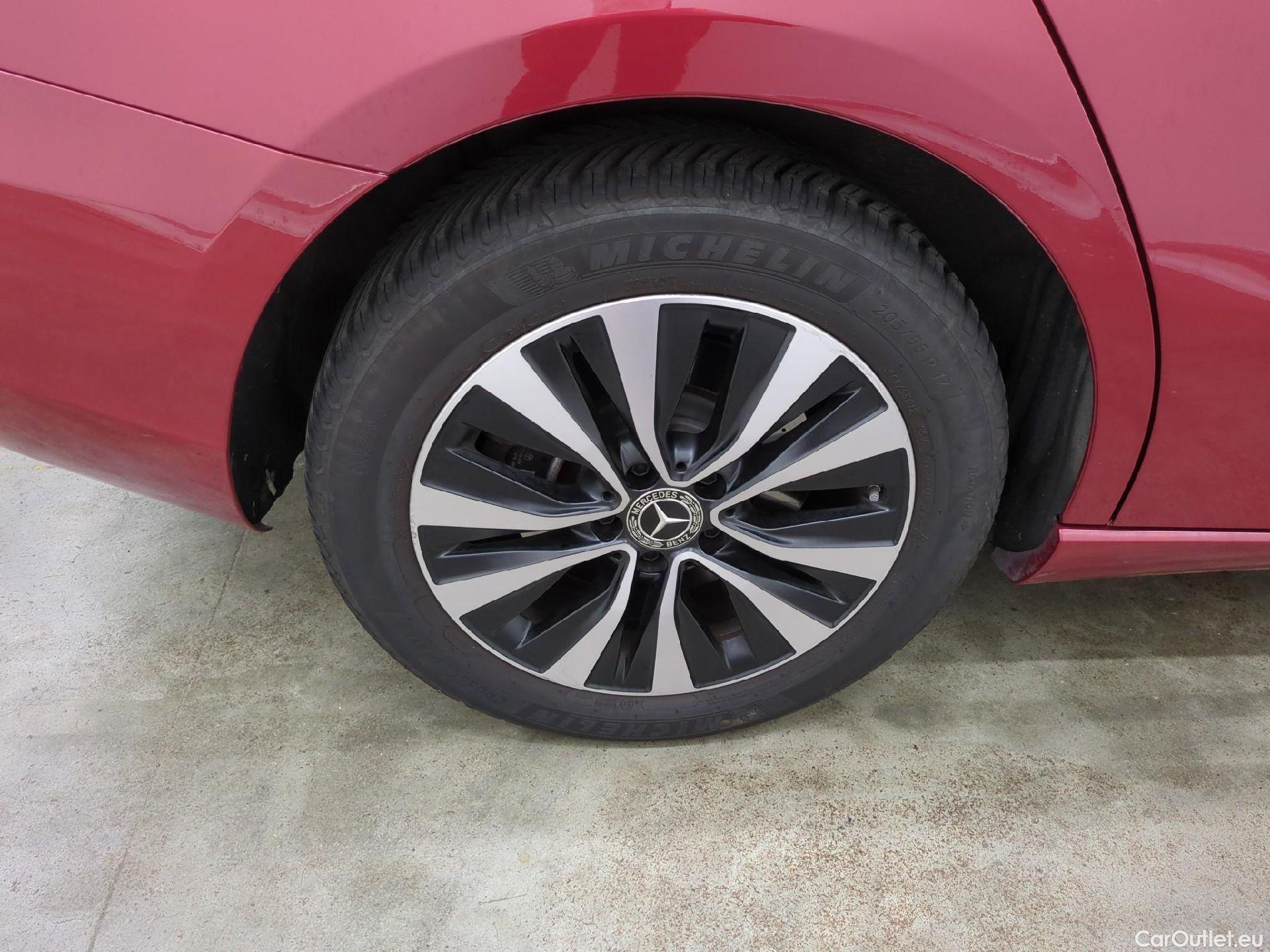  Mercedes  A-Klasse MERCEDES-BENZ Classe A Berline / 2018 / 4P / Berline A 250 e Business Line 8G-DCT #3