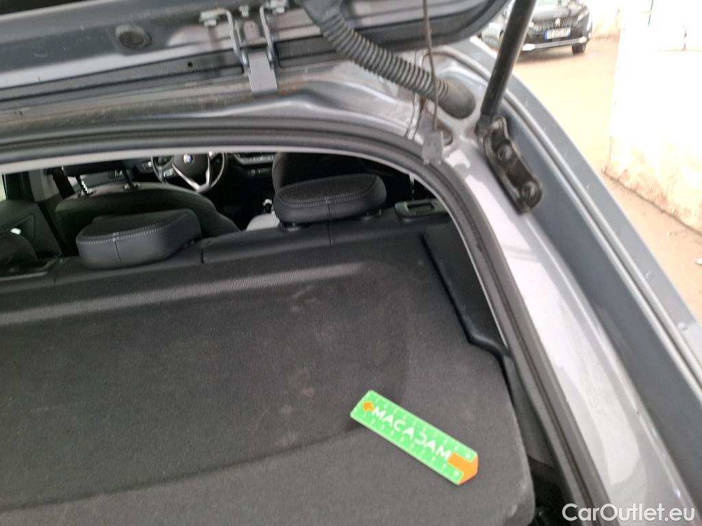 Bmw  Serie 1 Série 1 Berline 118 i Edition Sport 1.5 135CV BVA7 E6d #37