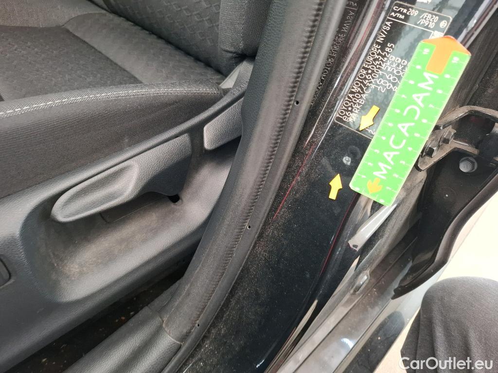  Toyota  Yaris TOYOTA  Hybride / 2019 / 5P / Berline Hybride 116h Design #19