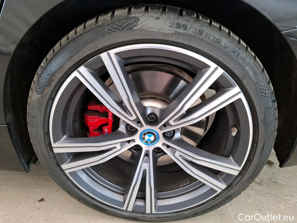 Bmw  Serie 3 BMW Série 3 Touring / 2022 / 5P / Break 320e xDrive 204ch M Sport BVA8 Hybride #38
