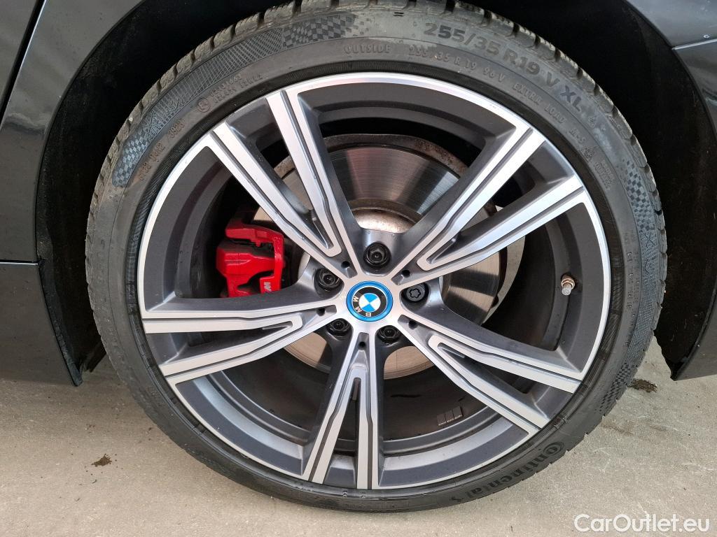  Bmw  Serie 3 BMW Série 3 Touring / 2022 / 5P / Break 320e xDrive 204ch M Sport BVA8 Hybride #36