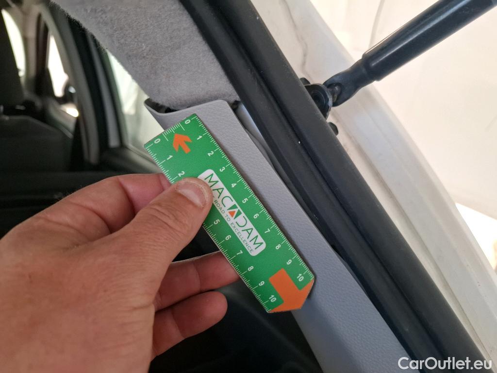  Toyota  Yaris TOYOTA  Hybride Affaires / 2019 / 5P / Berline 1.5 Hybride 116h Dynamic Business Affair #48