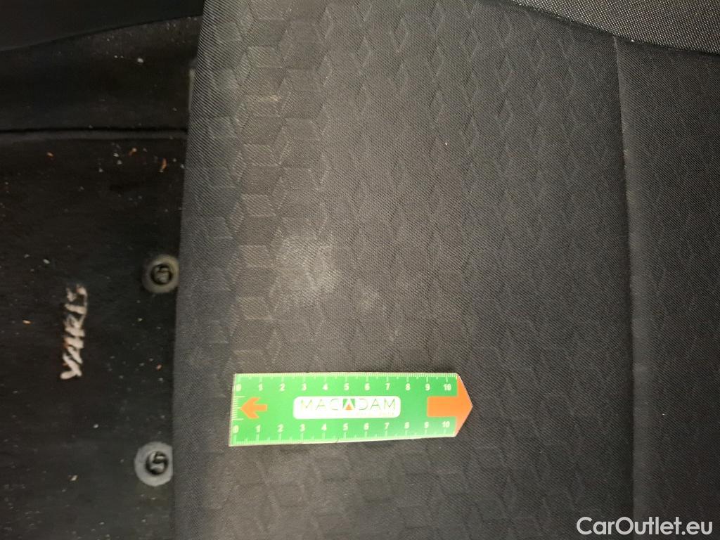 Toyota  Yaris TOYOTA  Hybride Affaires / 2019 / 5P / Berline 1.5 Hybride 116h Dynamic Business Affair #44