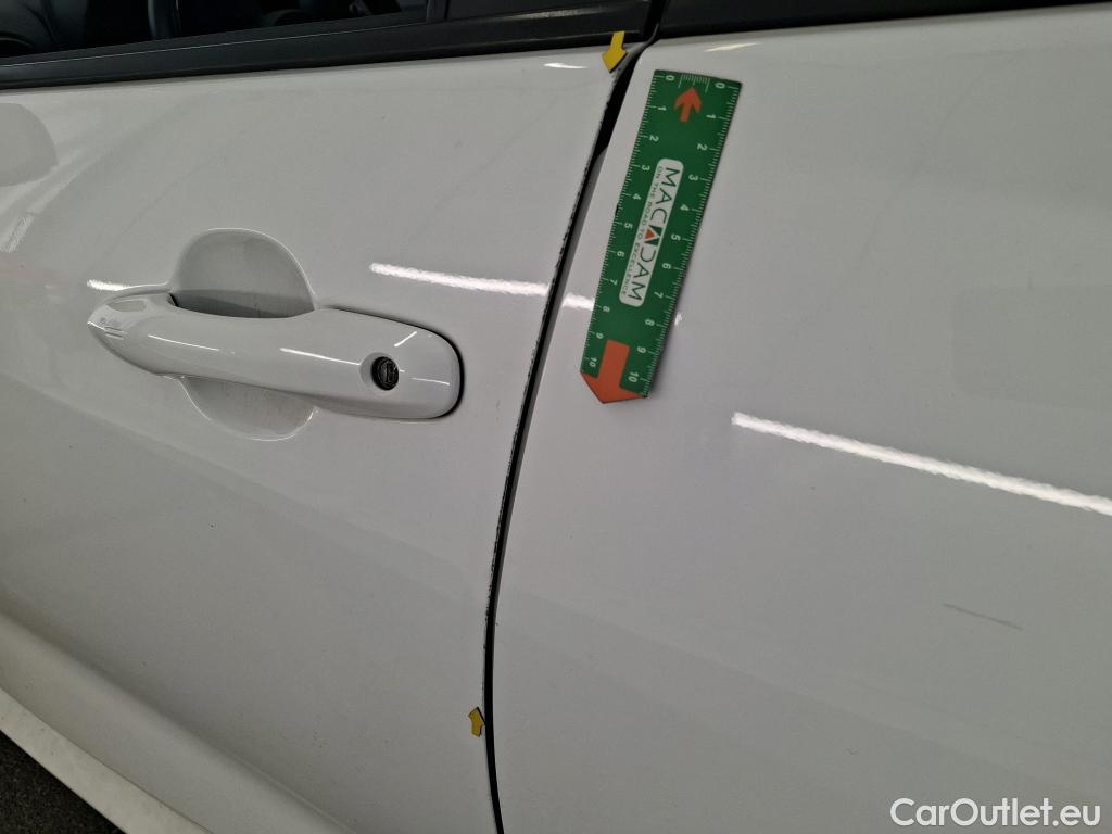  Toyota  Yaris TOYOTA  Hybride Affaires / 2019 / 5P / Berline 1.5 Hybride 116h Dynamic Business Affair #12