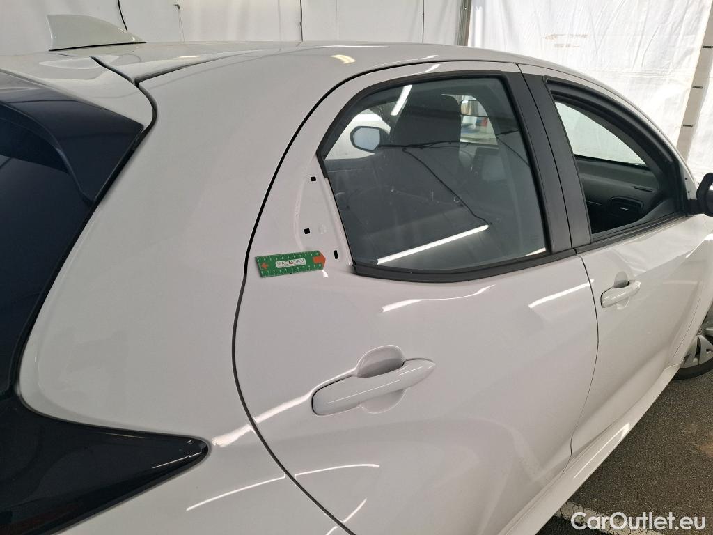  Toyota  Yaris TOYOTA  Hybride Affaires / 2019 / 5P / Berline 1.5 Hybride 116h Dynamic Business Affair #39