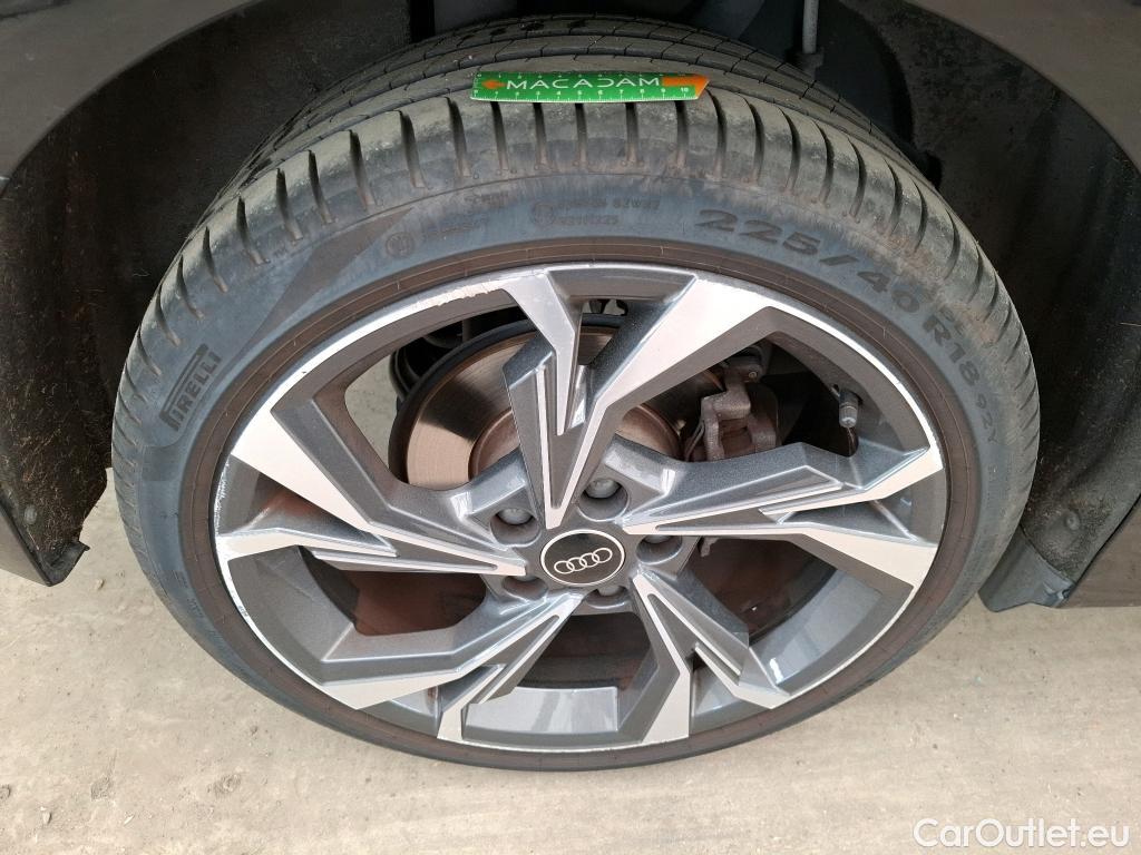  Audi  A3 AUDI  Sportback / 2020 / 5P / Berline 40 TFSI e 204 S Tronic Design Luxe #38