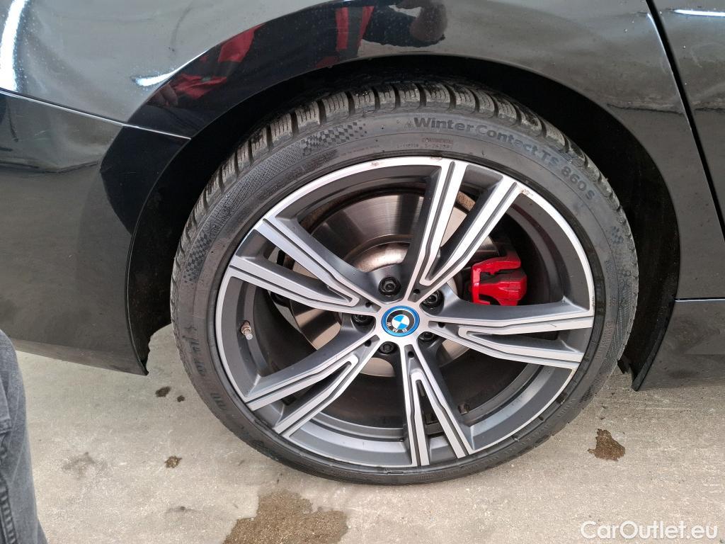  Bmw  Serie 3 BMW Série 3 Touring / 2022 / 5P / Break 320e xDrive 204ch M Sport BVA8 Hybride #7