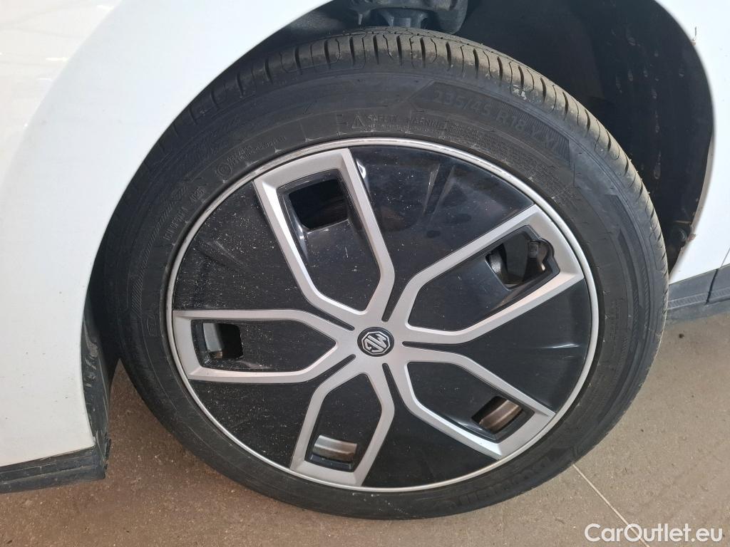  MG  4 MG MG / 2022 / 5P / Berline Luxury 6kWh 150kW #31