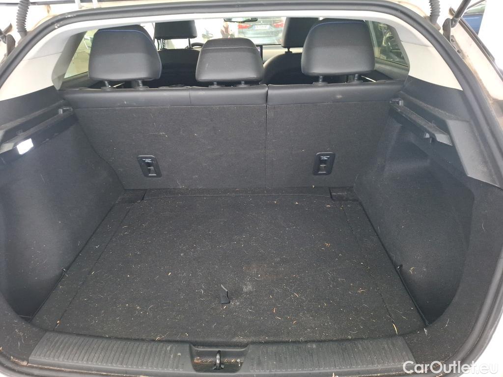  MG  4 MG MG / 2022 / 5P / Berline Luxury 6kWh 150kW #20
