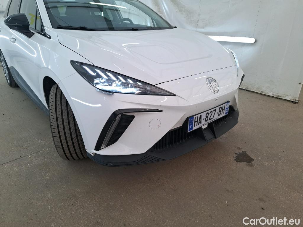  MG  4 MG MG / 2022 / 5P / Berline Luxury 6kWh 150kW #21