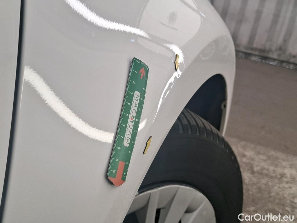  Toyota  Yaris TOYOTA  Hybride / 2019 / 5P / Berline Hybride 116h Dynamic Business Stage Acad #13