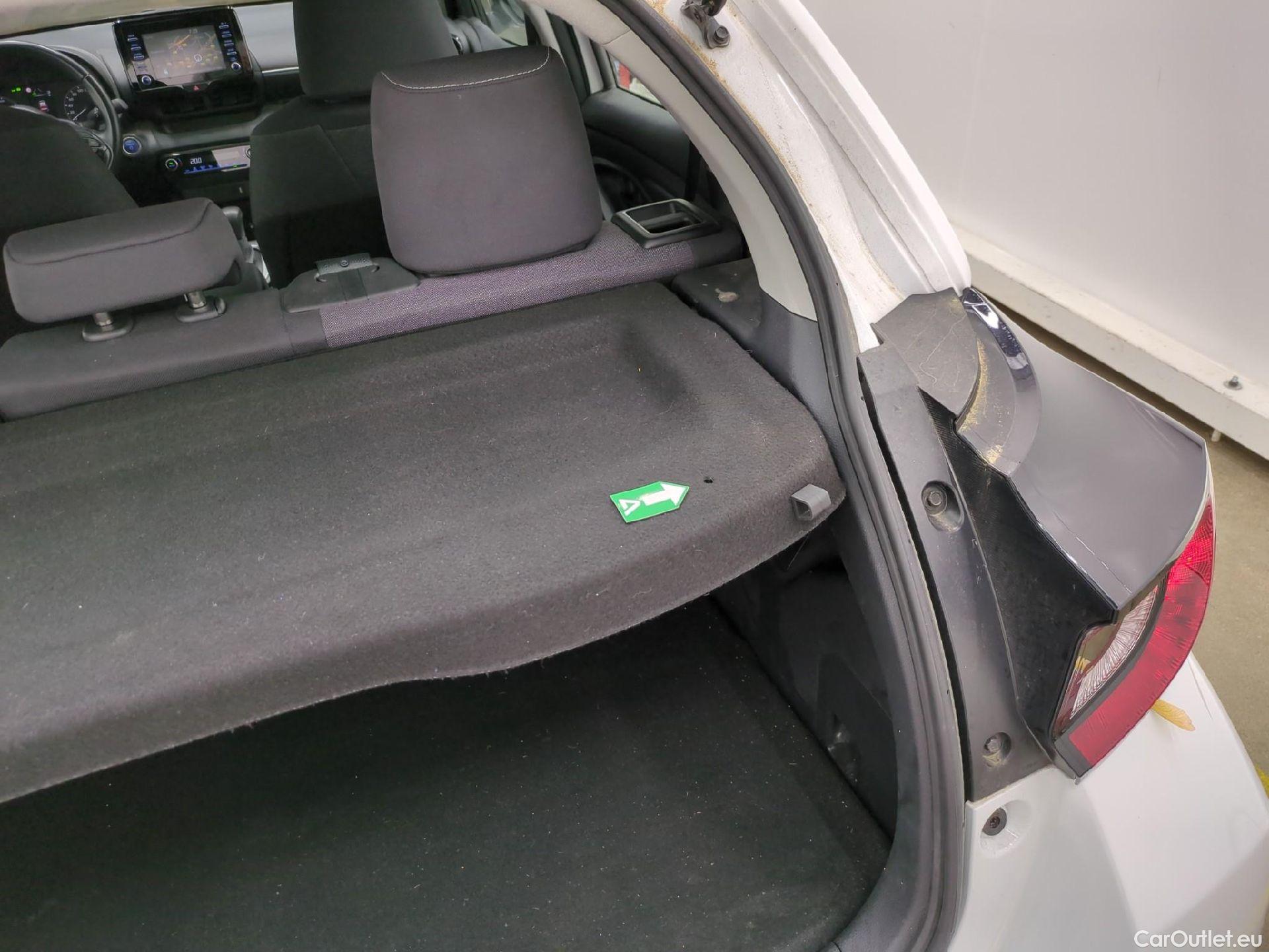  Toyota  Yaris TOYOTA  Hybride / 2019 / 5P / Berline Hybride 116h Dynamic Business Beyond Zer #4