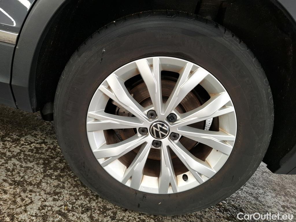  Volkswagen  Tiguan VOLKSWAGEN  / 2020 / 5P / SUV 1.4 eHybrid 245 DSG6 Life Business #20