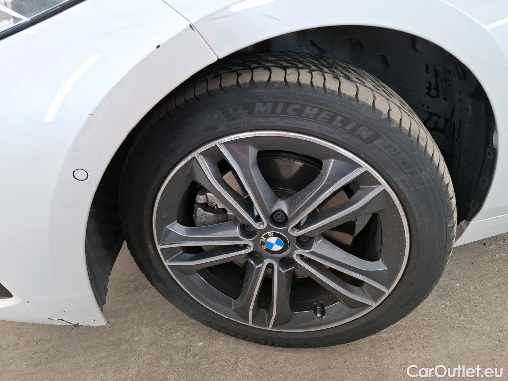  Bmw  Serie 1 BMW Série 1 / 2019 / 5P / Berline 1.5 118I DKG7 Edition Sport #29