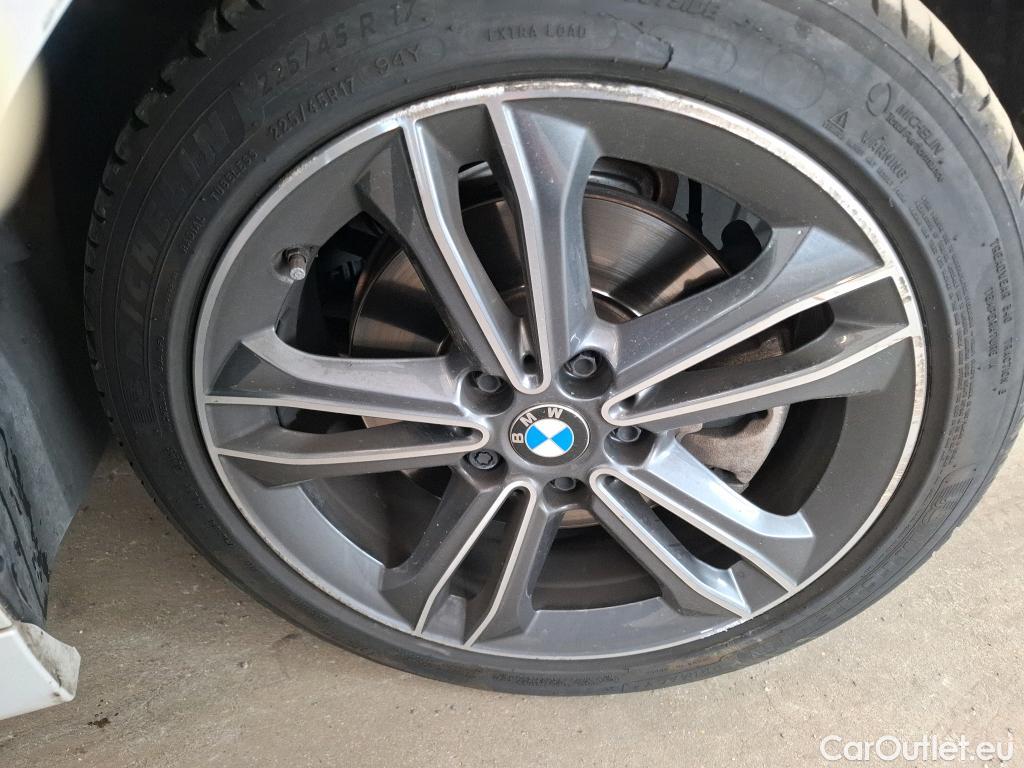  Bmw  Serie 1 BMW Série 1 / 2019 / 5P / Berline 1.5 118I DKG7 Edition Sport #25