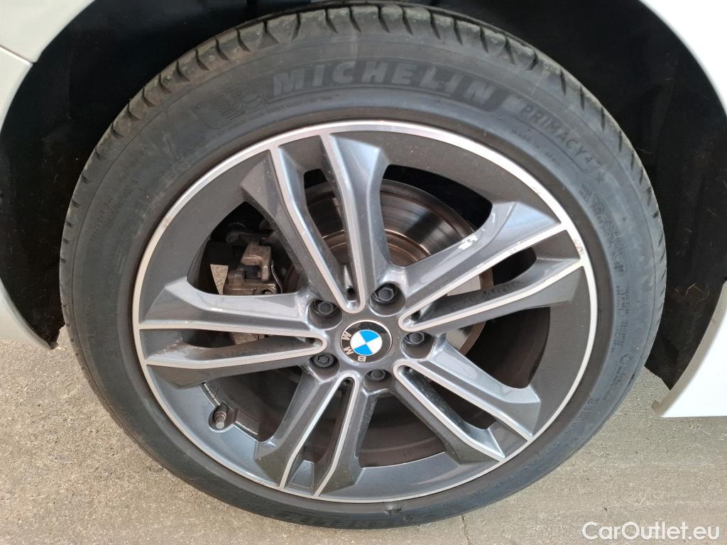  Bmw  Serie 1 BMW Série 1 / 2019 / 5P / Berline 1.5 118I DKG7 Edition Sport #19