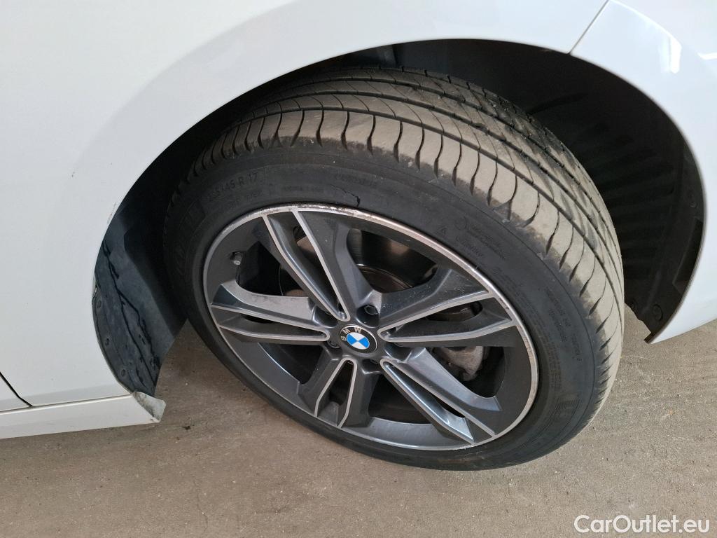  Bmw  Serie 1 BMW Série 1 / 2019 / 5P / Berline 1.5 118I DKG7 Edition Sport #21