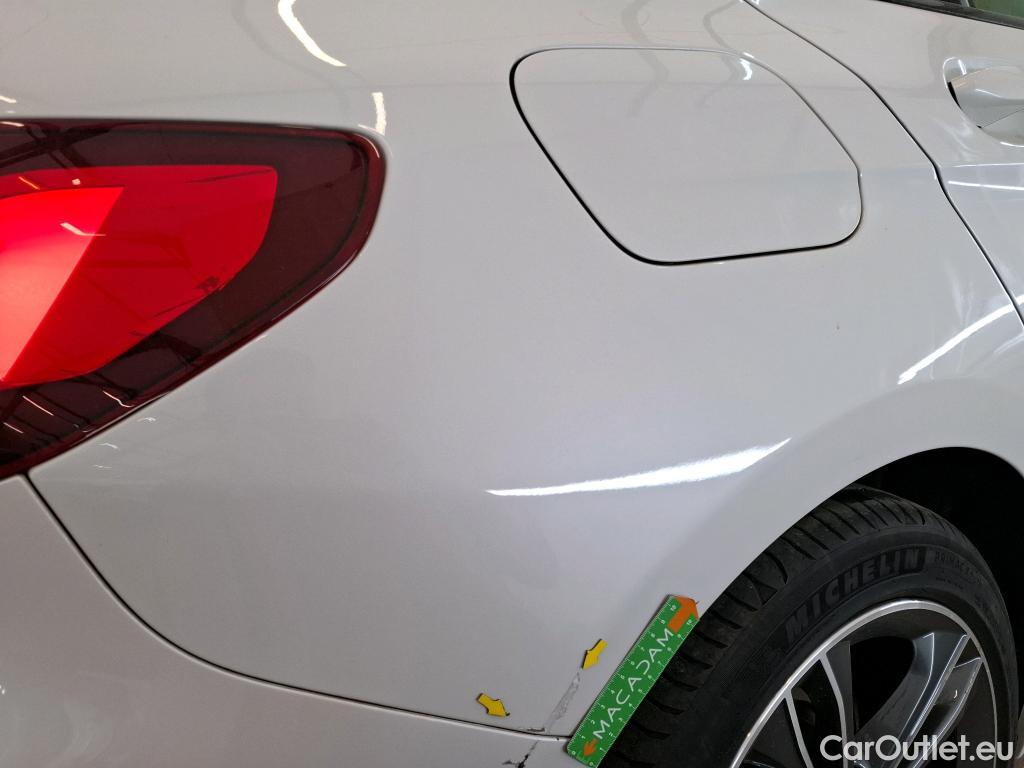  Bmw  Serie 1 BMW Série 1 / 2019 / 5P / Berline 1.5 118I DKG7 Edition Sport #51