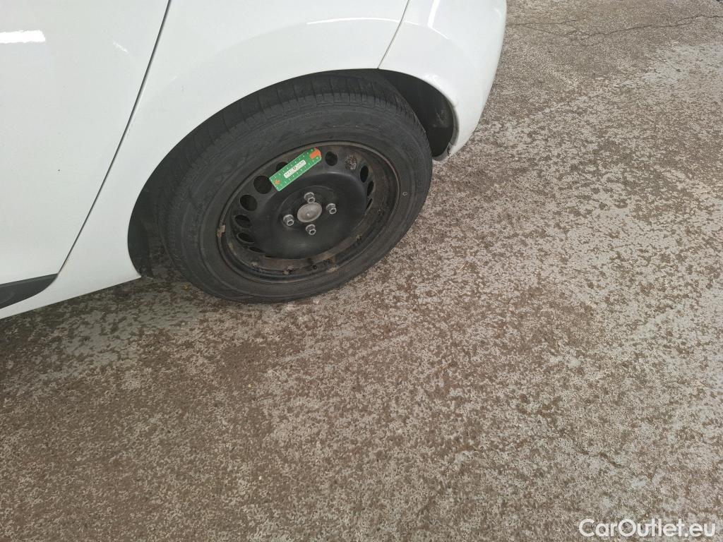  Renault  Clio  IV Air MediaNav 1.5 dCi 75CV BVM5 E6 #15