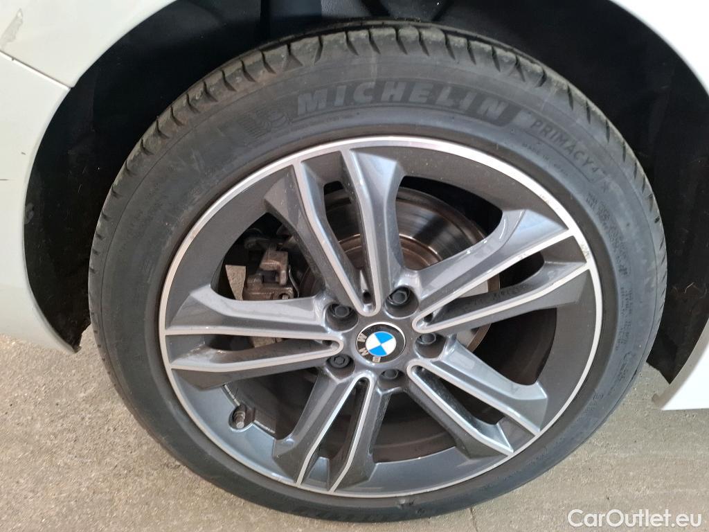  Bmw  Serie 1 BMW Série 1 / 2019 / 5P / Berline 1.5 118I DKG7 Edition Sport #34