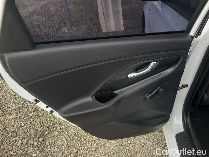  Hyundai  i30   cw (PD)(2017->)  kom. TGDI 120 Start Plus #15