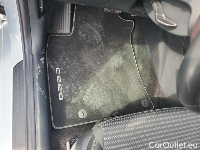  KIA  Cee'd Ceed Sportswagon (2018->) Ceed SW 1.5 T-GDI 118 Top AT #2