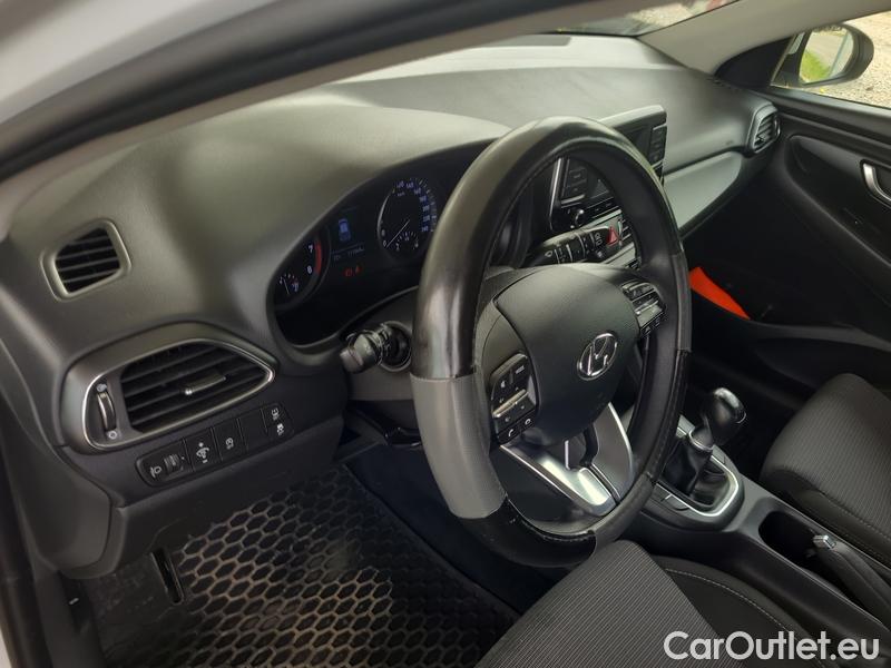  Hyundai  i30   cw (PD)(2017->)  kom. TGDI 120 Start Plus #17