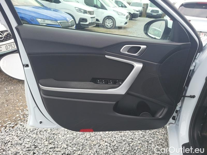  KIA  Cee'd Ceed SW 1.5 T-GDI 118 Top AT #10