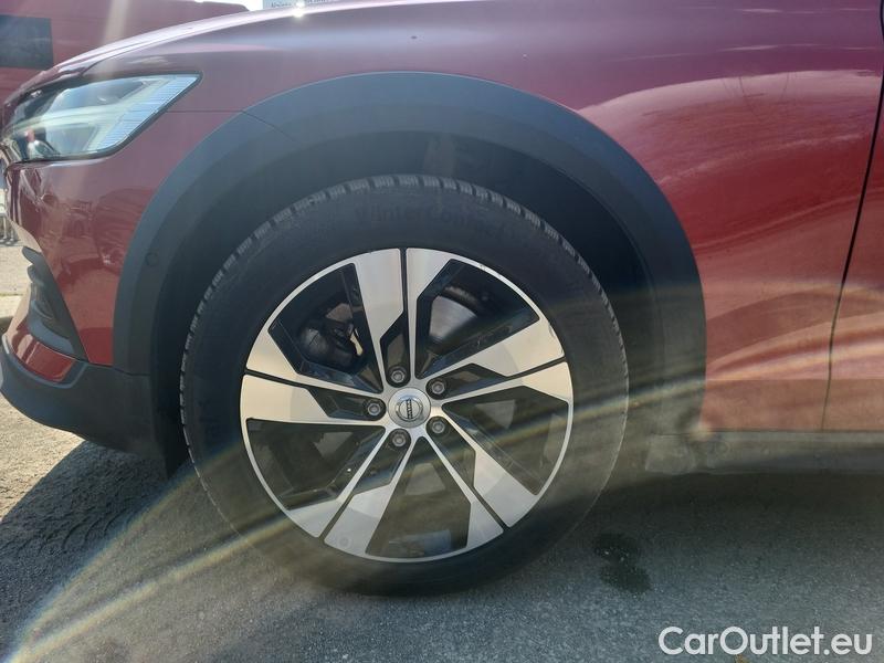  Volvo  V60  Cross Country (2018)  CC B5 Plus  AWD AT #2