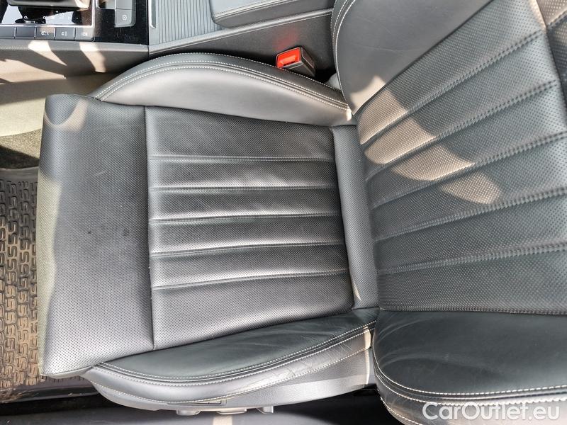  Skoda  Superb  (3V3)(2015) Supe.2.0TDI 147 L&K 4x4 Aut #12