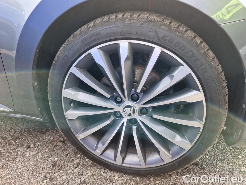  Skoda  Superb  (3V3)(2015) Supe.2.0TDI 147 L&K 4x4 Aut #8