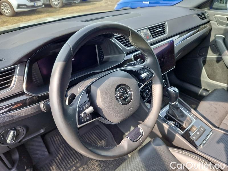  Skoda  Superb  (3V3)(2015) Supe.2.0TDI 147 L&K 4x4 Aut #10