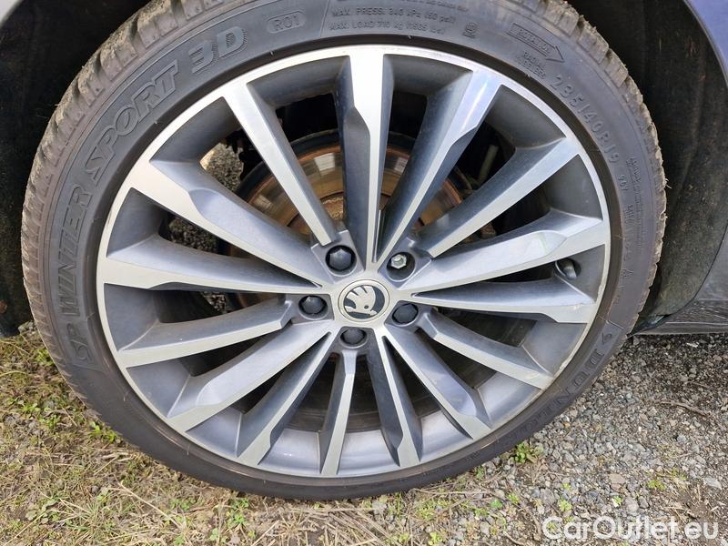  Skoda  Superb  (3V3)(2015) Supe.2.0TDI 147 L&K 4x4 Aut #7