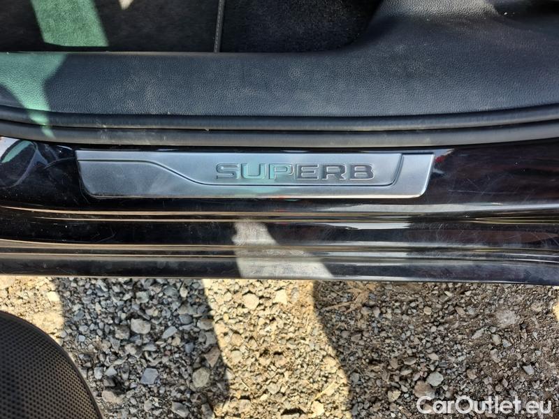  Skoda  Superb  Combi (3V5)(2015) Su.com.2.0TDI 147 4x4 L&K Aut #10