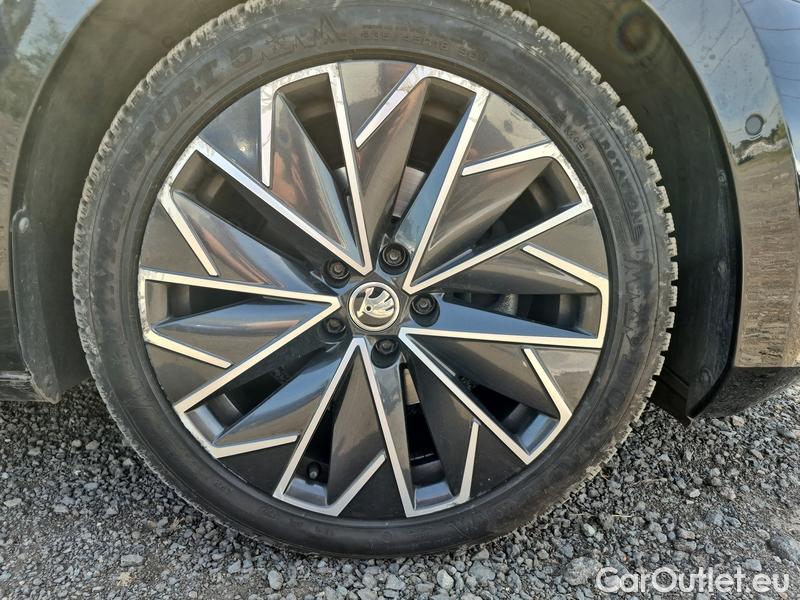  Skoda  Superb  Combi (3V5)(2015) Su.com.2.0TDI 147 4x4 L&K Aut #21