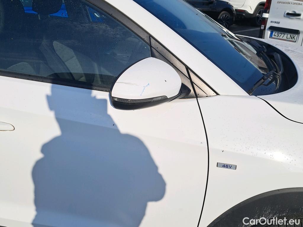  Hyundai  Tucson HYUNDAI  / 2018 / 5P / todoterreno 1.6 CRDI 85kW (116CV) 48V SLE 4X2(SP)(SL) #11
