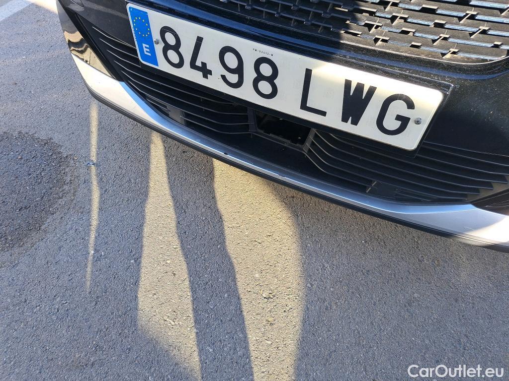  Peugeot  2008 PEUGEOT  / 2019 / 5P / todoterreno Allure BlueHDI 81kW (110CV) #24