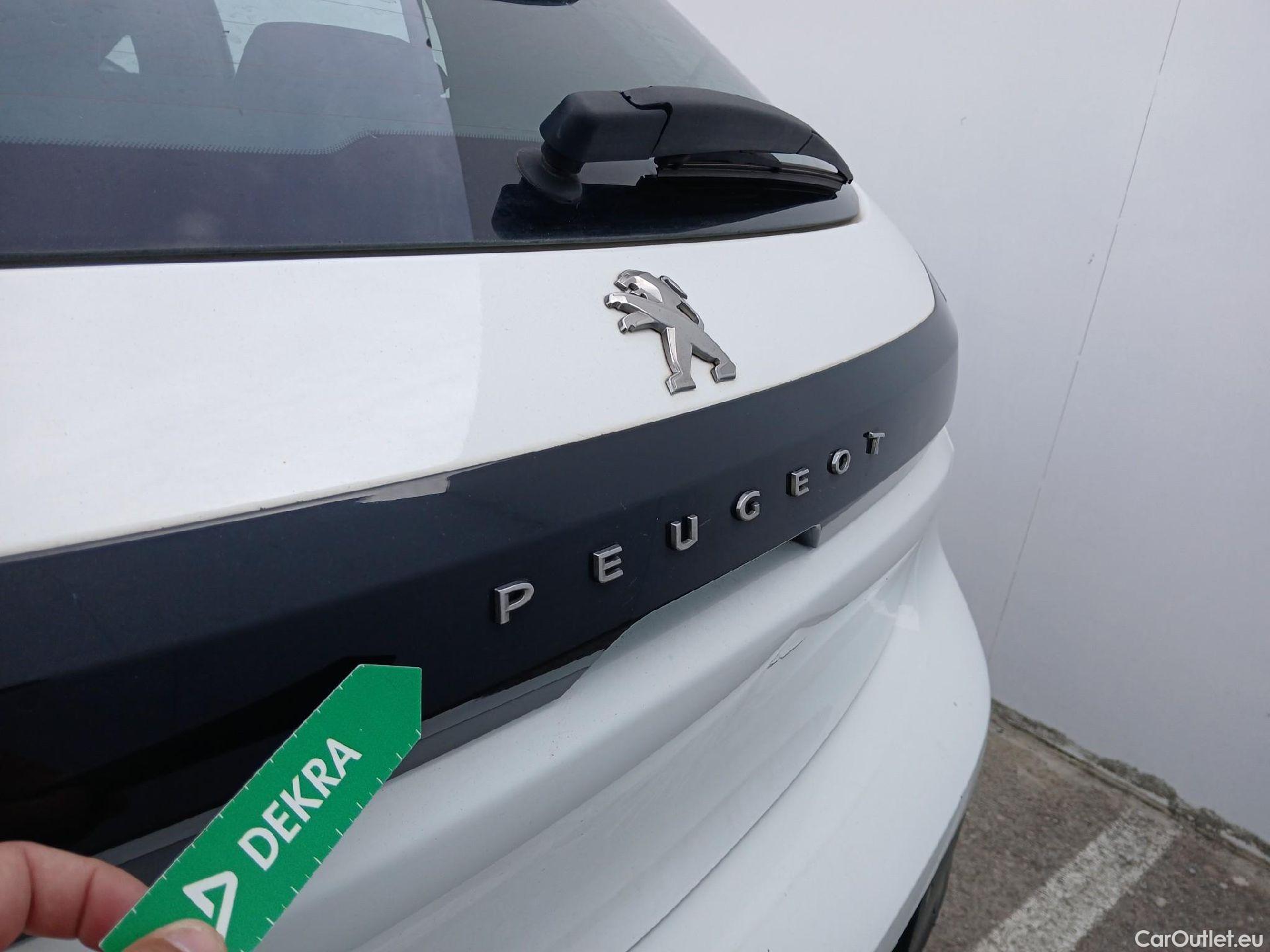  Peugeot  208 PEUGEOT  / 2019 / 5P / berlina con portón BlueHDi 73kW (100CV) Active Pack (AC2) #32