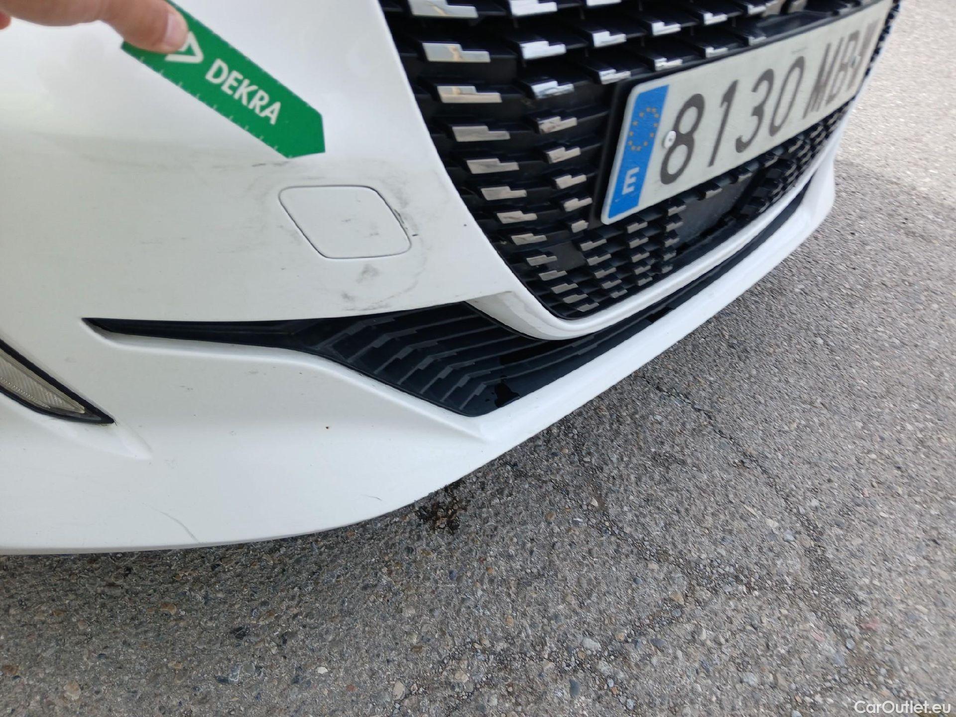  Peugeot  208 PEUGEOT  / 2019 / 5P / berlina con portón BlueHDi 73kW (100CV) Active Pack (AC2) #9