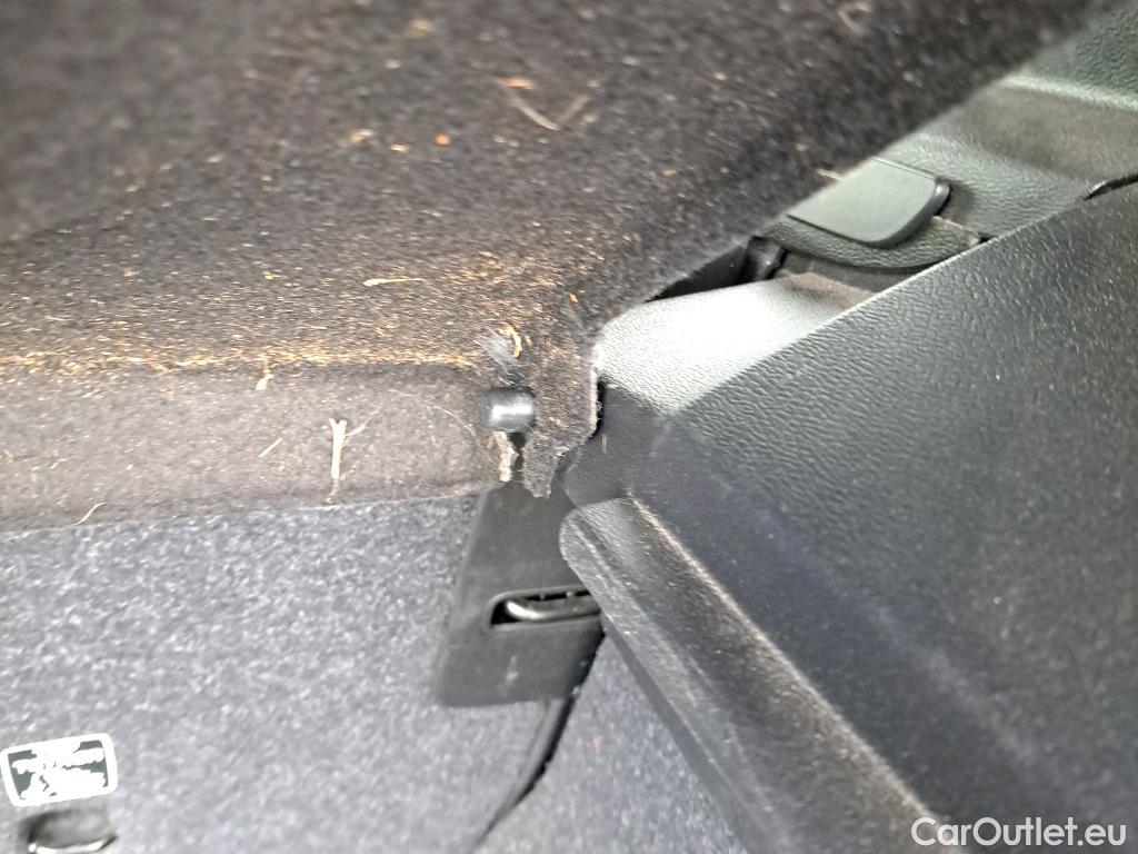  Volvo  XC 40 VOLVO XC40 / 2017 / 5P / todoterreno 1.5 T3 Momentum Pro #2