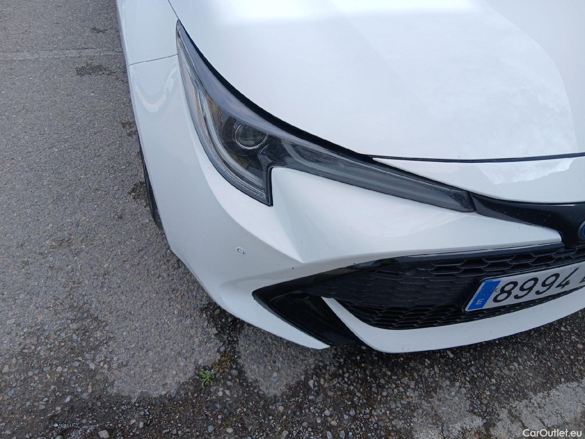  Toyota  Corolla TOYOTA  / 2019 / 5P / familiar 2.0 180H FEEL! E-CVT TOURING SPORT #2
