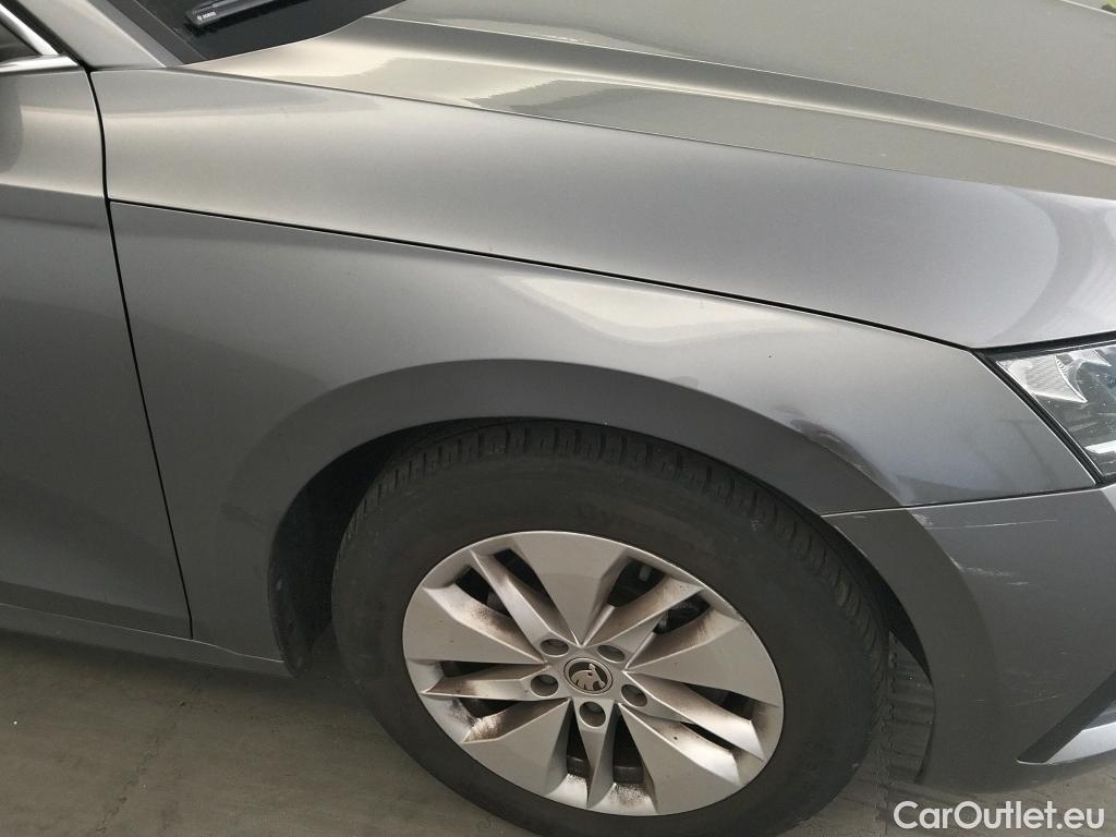  Skoda  Octavia SKODA  / 2020 / 5P / berlina con portón 2.0 TDI 85kW (115 CV) Manual Ambition #9