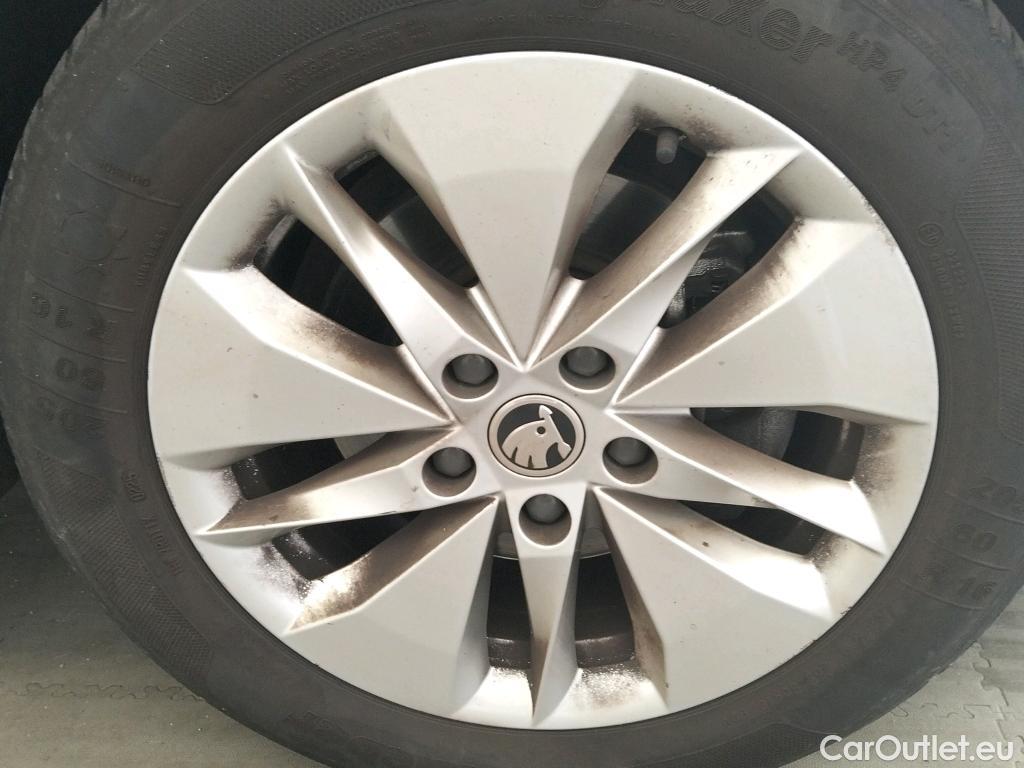  Skoda  Octavia SKODA  / 2020 / 5P / berlina con portón 2.0 TDI 85kW (115 CV) Manual Ambition #17