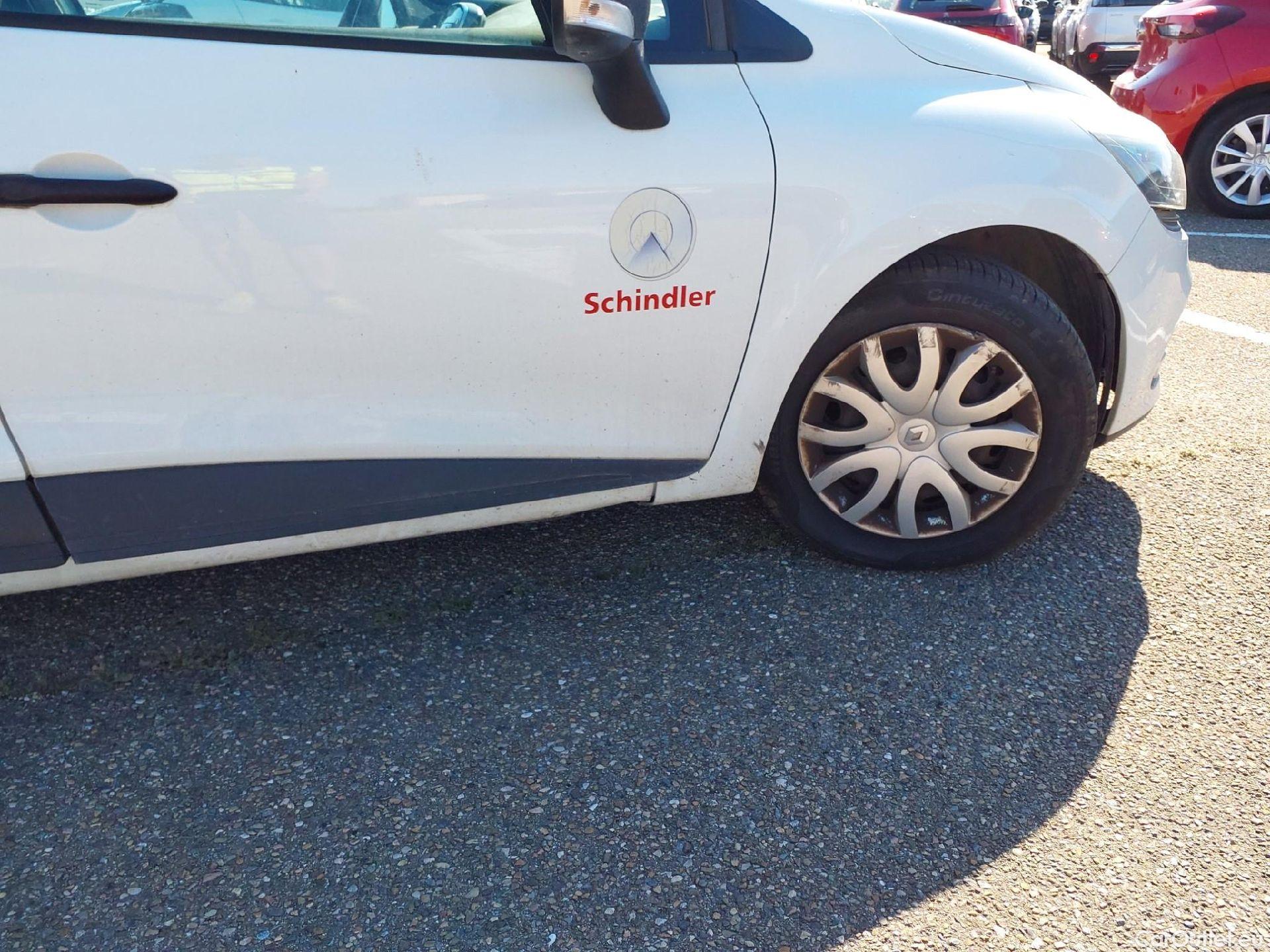  Renault  Clio RENAULT  / 2016 / 5P / berlina con portón Business dCi 55kW (75CV) -18 #18